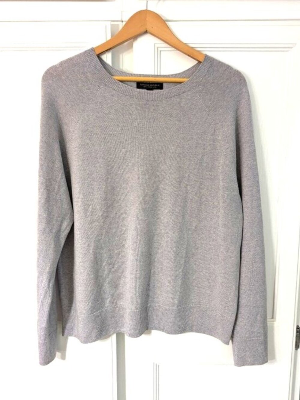 Banana Republic 100% Merino Wool Light Gray Crewneck Sweater Minimalist XL‎